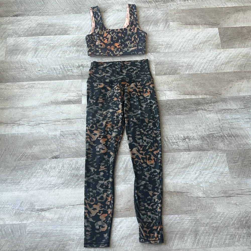 Fabletics Wild Camo/Gaia Reversible Sports Bra + Leggings set